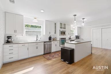 Downtown Austin Penthouse with Private Elevator + Access to Swim Club image 15