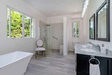Bougain Villa: Luxury Villa with Staff, Pool & Half Moon Resort Membership in Montego Bay image 28