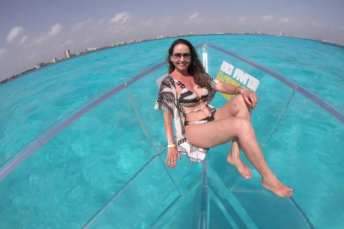 Cancún Colors Private or Public Boat Tour: Experience the Caribbean from a Transparent Boat image 3