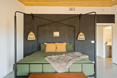 The Golden Abode: 3-Bedroom Rental with Fire Pit, Hammocks, Hot Tub & Cowboy Pool with Deck for the Ultimate Desert Escape image 21