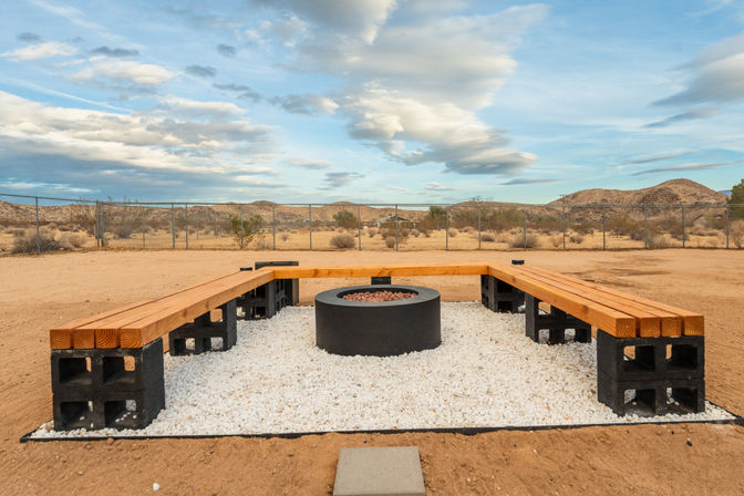 The Golden Abode: 3-Bedroom Rental with Fire Pit, Hammocks, Hot Tub & Cowboy Pool with Deck for the Ultimate Desert Escape image 55