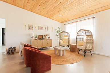 The Golden Abode: 3-Bedroom Rental with Fire Pit, Hammocks, Hot Tub & Cowboy Pool with Deck for the Ultimate Desert Escape image 4
