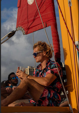 Sunset Sail from Kewalo Harbor with Drinks Included image 6