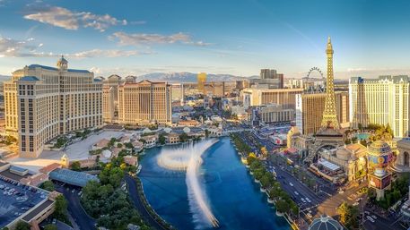 Insta-Worthy Professional Photoshoot at The Strip & Bellagio Fountains image 3