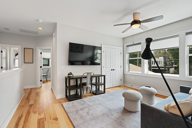 Wander Austin Serenity: Tranquil 4 BR Escape in the Heart of Austin image 16