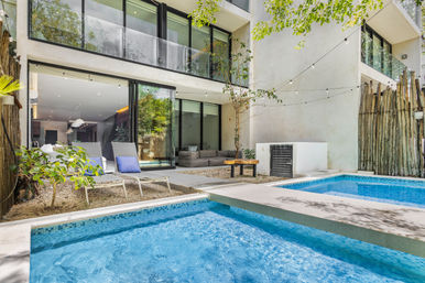 Paradise 5-Bedroom Villa with Private Pool image 18