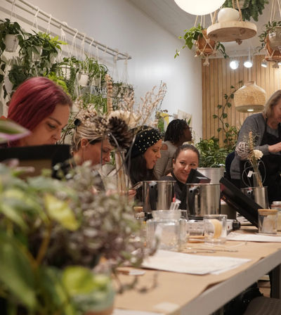 Winnie's Way Candle Cafe: Craft Unique Memories & Enjoy a Seamless Event! image 1