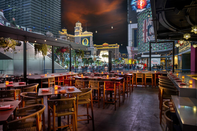 Rose Gold Package: Unlimited Mimosa Brunch, Pool Party + Transport  image 7