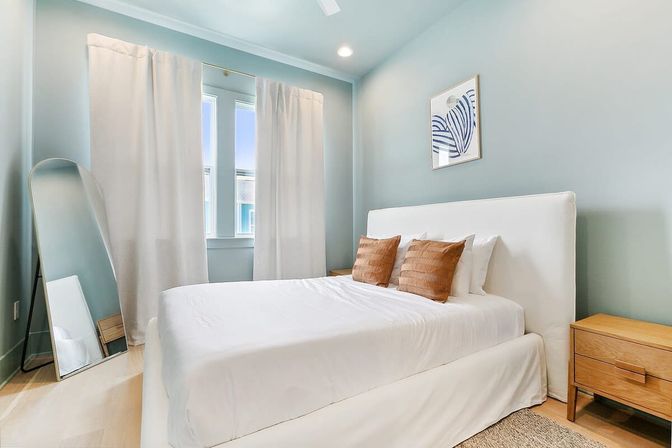 Artsy, Tropical Oasis Near French Quarter with Heated Pool & Parking image 6