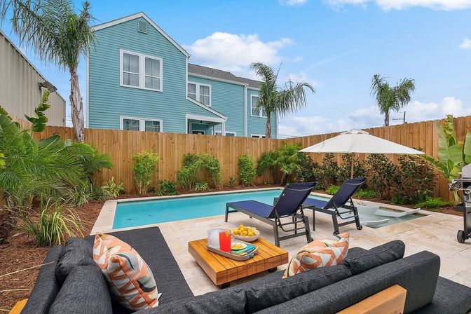 Artsy, Tropical Oasis Near French Quarter with Heated Pool & Parking image 2