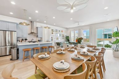 Artsy, Tropical Oasis Near French Quarter with Heated Pool & Parking image 1