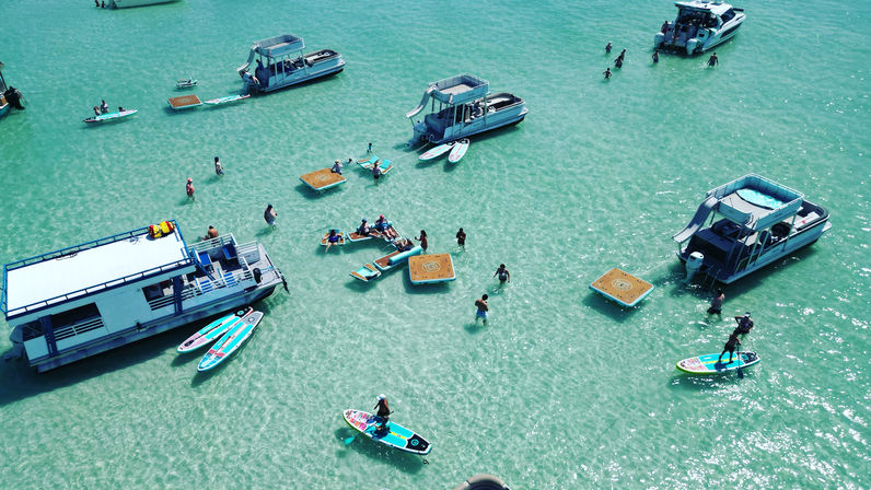 3-Hour Shared Crab Island & Harbor Cruise Adventure image 5