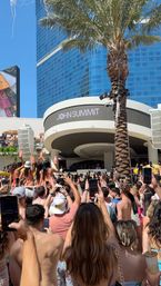 Vegas Pool Party with VIP Bottle Service & Luxury Round Trip Transport  image 14