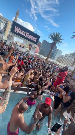 Vegas Pool Party with VIP Bottle Service & Luxury Round Trip Transport  image 8