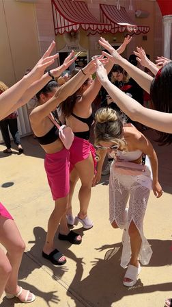 Vegas Pool Party with VIP Bottle Service & Luxury Round Trip Transport  image 40