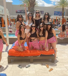 Vegas Pool Party with VIP Bottle Service & Luxury Round Trip Transport  image 20