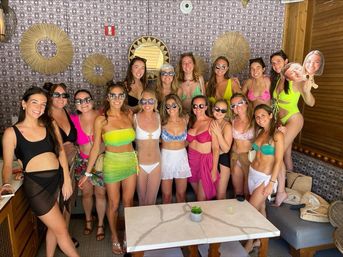 Vegas Pool Party with VIP Bottle Service & Luxury Round Trip Transport  image 4