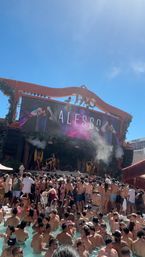 Vegas Pool Party with VIP Bottle Service & Luxury Round Trip Transport  image 11