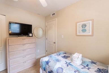 Fiddler’s Cove Getaway: Walk to Beach, Pools, Tennis & More image 5