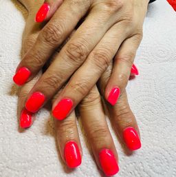 Sip, Soak & Sparkle Spa Parties at Polish & Pour image 11