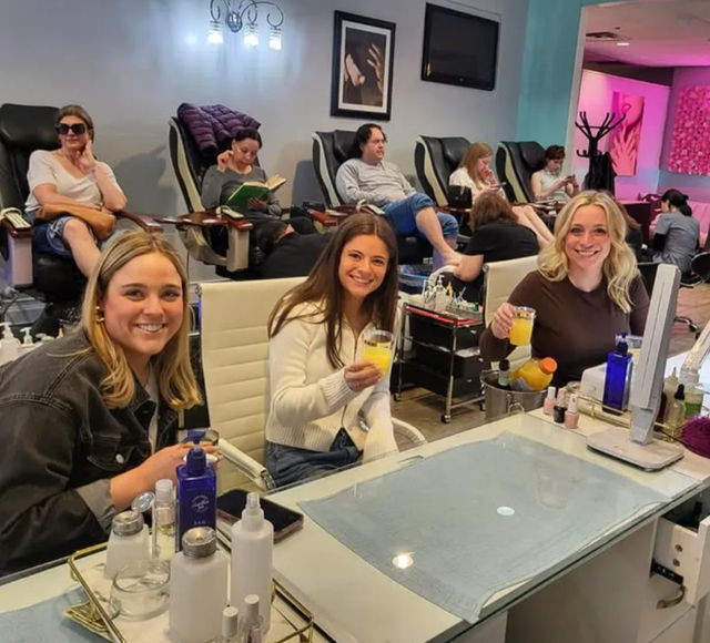Sip, Soak & Sparkle Spa Parties at Polish & Pour image 4