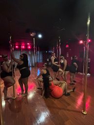 Private Pole Dancing Class, Certified Sexy Experience image 20