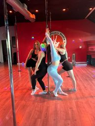 Private Pole Dancing Class, Certified Sexy Experience image 31