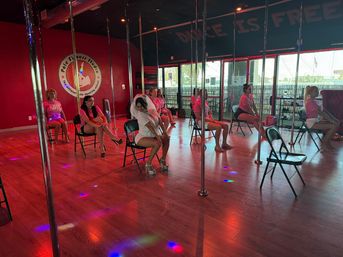 Private Pole Dancing Class, Certified Sexy Experience image 16