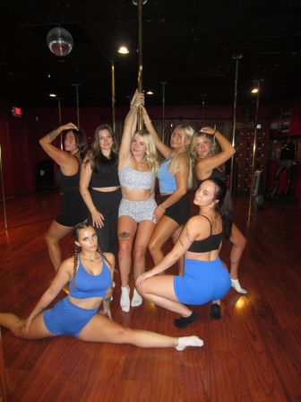 Private Pole Dancing Class, Certified Sexy Experience image 15