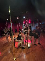 Private Pole Dancing Class, Certified Sexy Experience image 25