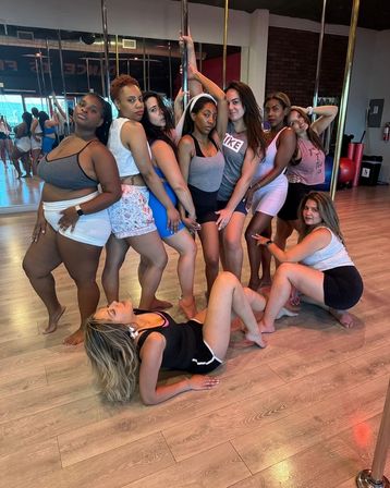 Private Pole Dancing Class, Certified Sexy Experience image 8