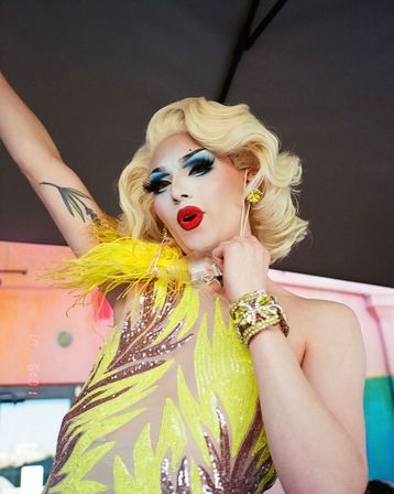 R House Drag Queen Bottomless Brunch with Mimosas, Sangria, and Mojitos in Wynwood image 24