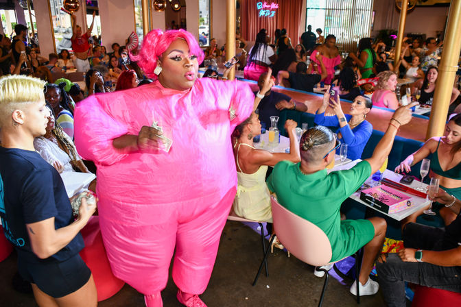 R House Drag Queen Bottomless Brunch with Mimosas, Sangria, and Mojitos in Wynwood image 16