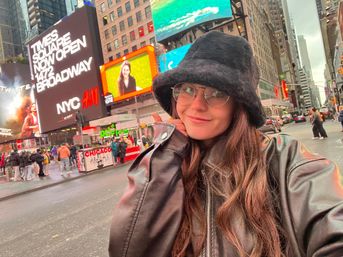 See Yourself on a Times Square Billboard for 24 Hours image 3