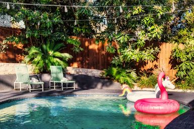 Private Pool, Grill & Games Room: The Palm Royale image 1