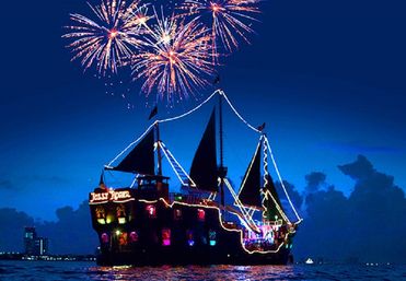 Jolly Roger Deluxe Experience: Dinner, Cruise & Pirate Show image 5