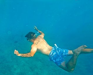 Turtle Canyon Snorkel Adventure: Swim with Sea Turtles in Hawaii with Your Crew image 11