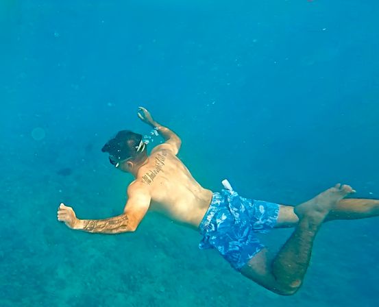 Turtle Canyon Snorkel Adventure: Swim with Sea Turtles in Hawaii with Your Crew image 11