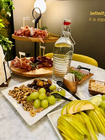 Honey & Bites: Private Honey Sommelier Pairing image 5