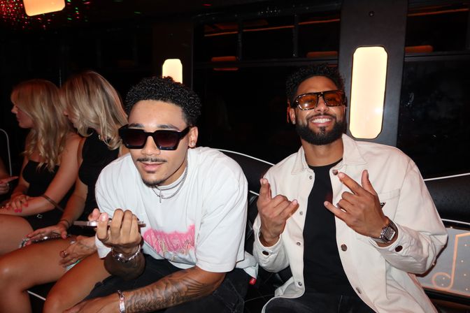 Scottsdale Party Bus: Luxury Party Transportation image 3