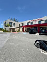 Luxury Suites: Close to Airport, Beaches & Fine Dining image 18