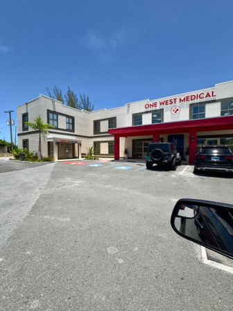 Luxury Suites: Close to Airport, Beaches & Fine Dining image 18