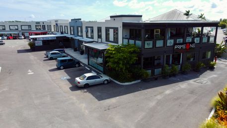 Luxury Suites: Close to Airport, Beaches & Fine Dining image 24