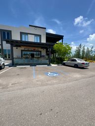 Luxury Suites: Close to Airport, Beaches & Fine Dining image 22
