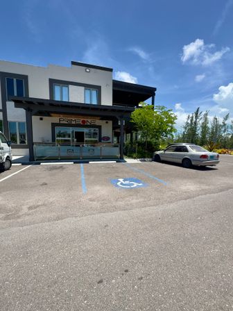Luxury Suites: Close to Airport, Beaches & Fine Dining image 22