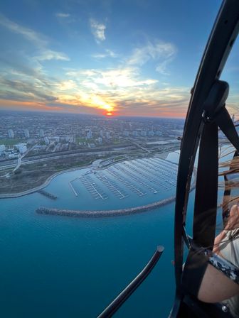 Chicago Helicopter Tours: A Memorable Scenic Adventure Over Chicago image 4