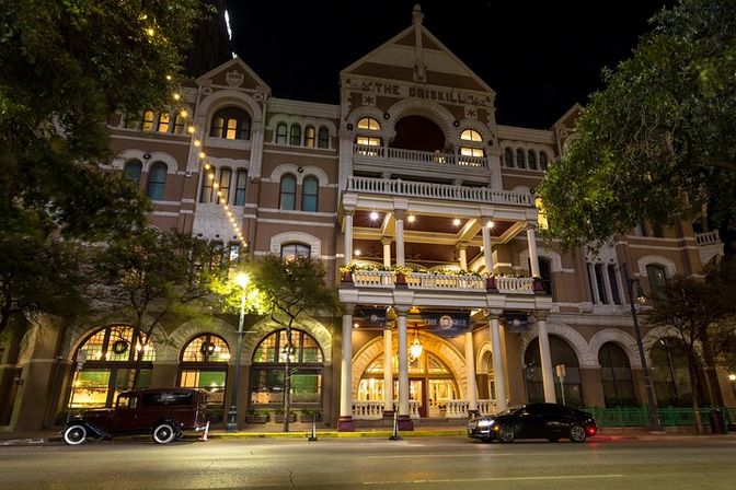 Austin Haunted Pub Crawl: Explore the Most Historic and Haunted Spots image 6
