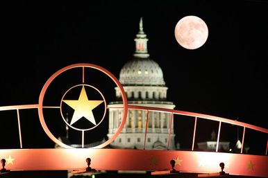 Austin Haunted Pub Crawl: Explore the Most Historic and Haunted Spots image 10