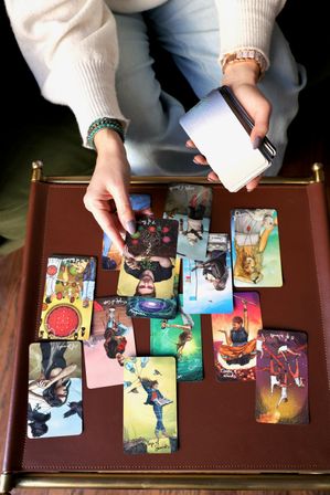 Group Tarot Reading Experience: Intuitive Guidance with Divine Shine image 2
