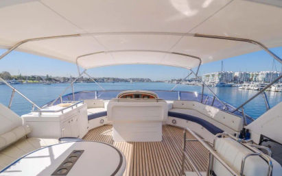 Exclusive Luxury Yacht Charter with Optional Jetski Rental image 9